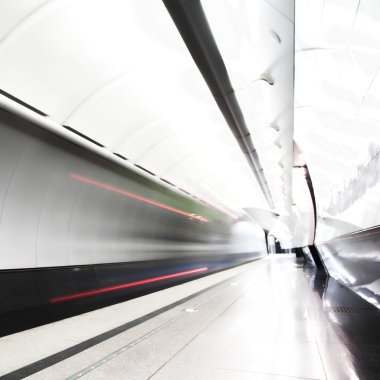 Metro hızlı tren