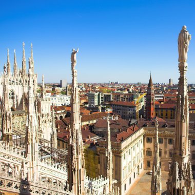 Panorama duomo çatı, milan, İtalya