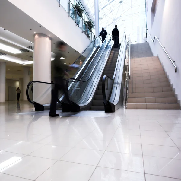 Foule sur escalator — Photo