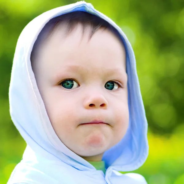 Droom babyjongen in blauw — Stockfoto