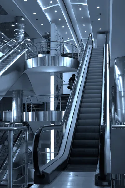 Escalera libre de escaleras mecánicas diagonales —  Fotos de Stock