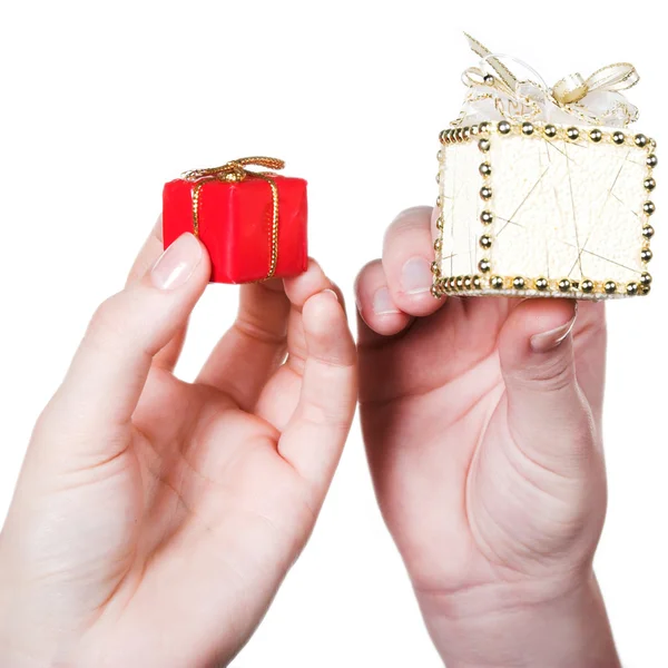 Två händer med små lådor — Stockfoto