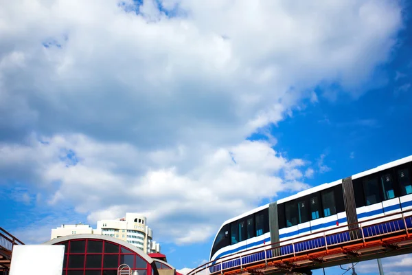 Швидкий поїзд Monorail на залізниці — стокове фото