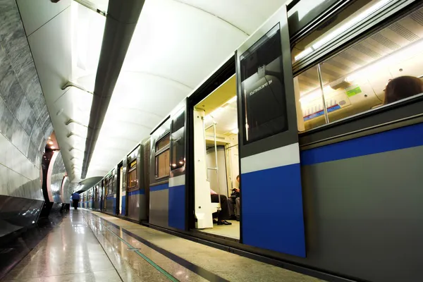 Em trem rápido no metrô — Fotografia de Stock