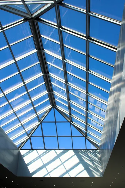 未来のビジネス センターの屋根 — ストック写真