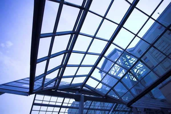 Taket inne i moderna kontor — Stockfoto