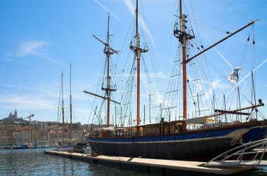 Marseille vieux Port büyük yatı