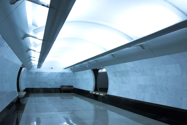 Современная станция метро — стоковое фото