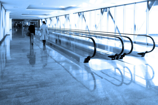 Эскалатор в бизнес-зале
