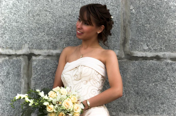 Elegance good-looking bride — Stock Photo, Image