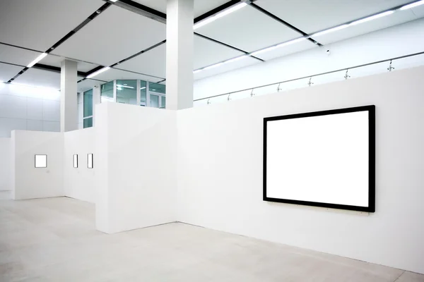 Prázdné rámečky na bílé zdi — ストック写真
