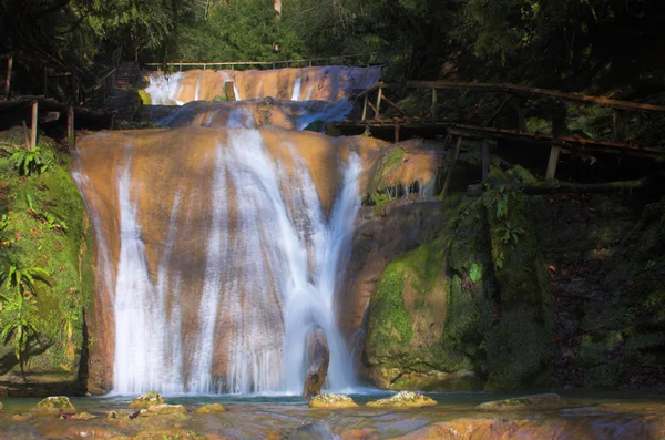 Cascada cascada fresca — Foto de Stock