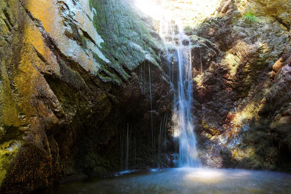 特罗多斯山中的瀑布 — 图库照片