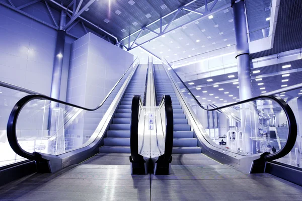 Escaleras mecánicas en exposición —  Fotos de Stock