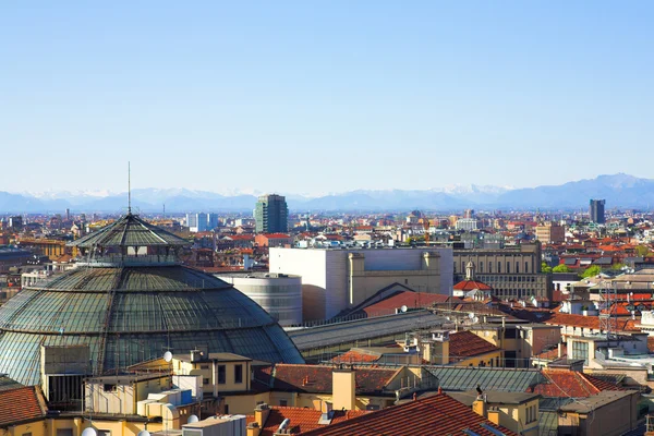 Panorama duomo çatı, milan, İtalya — Stok fotoğraf