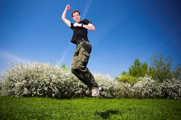 Hombre salto activo —  Fotos de Stock
