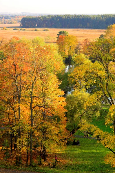 Herfst landschap in Moskou, Rusland — Stockfoto