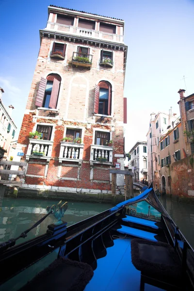 Gondola nos na wodzie — Zdjęcie stockowe