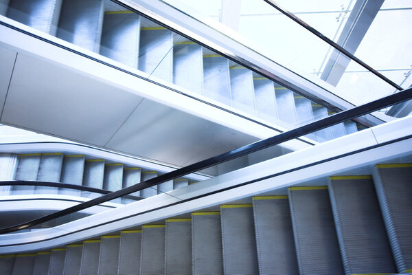 Эскалатор движения
