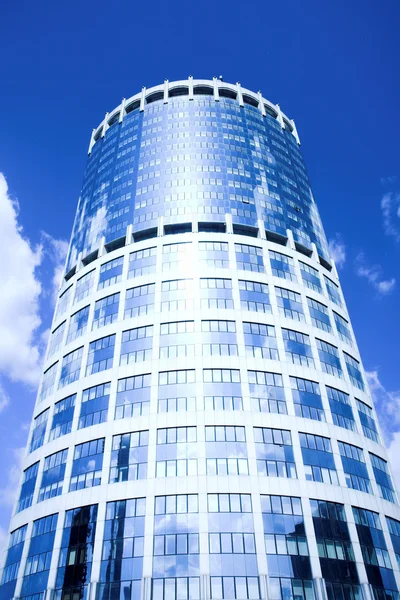 Новый бизнес-центр небоскребов — стоковое фото