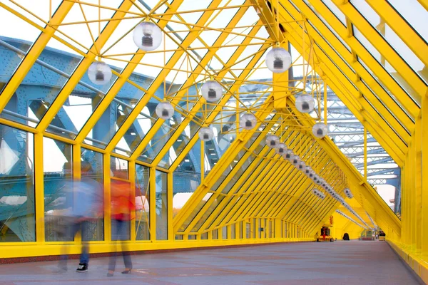 Желтый коридор, сферы и — стоковое фото