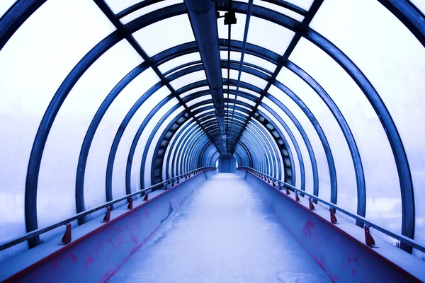 Синє скло коридор — стокове фото