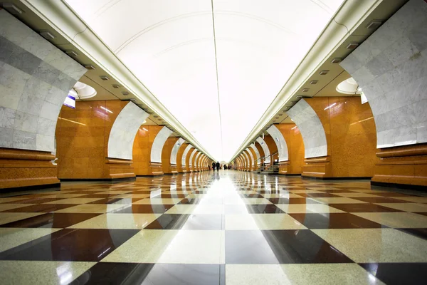 Estação subterrânea vazia — Fotografia de Stock