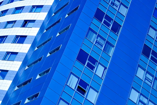 Coltivazione diagonale astratta del grattacielo — Foto Stock