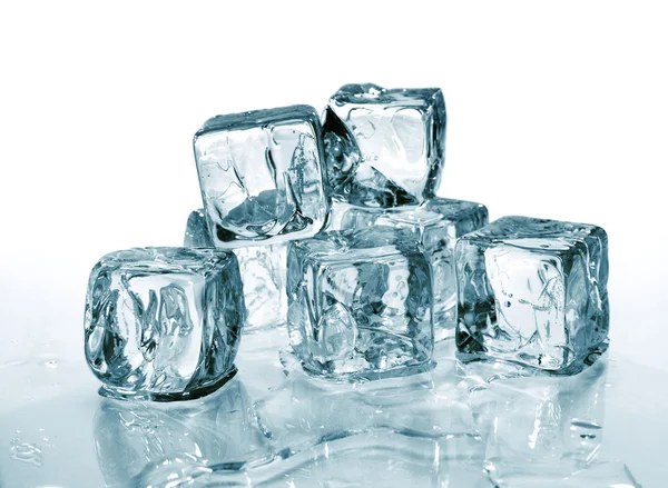 Ледяные кубики 2 — стоковое фото