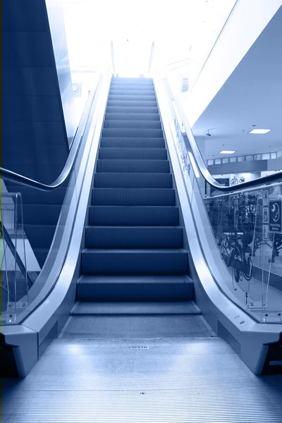 Yürüyen merdiven yukarı taşı — Stok fotoğraf