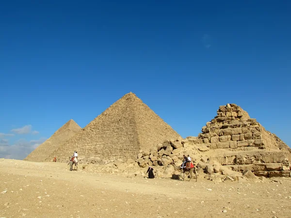 Pirámides en Guiza (Egipto ). — Foto de Stock