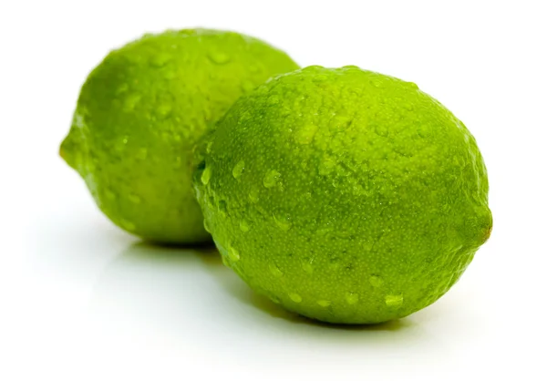 Lime met waterdruppels — Stockfoto