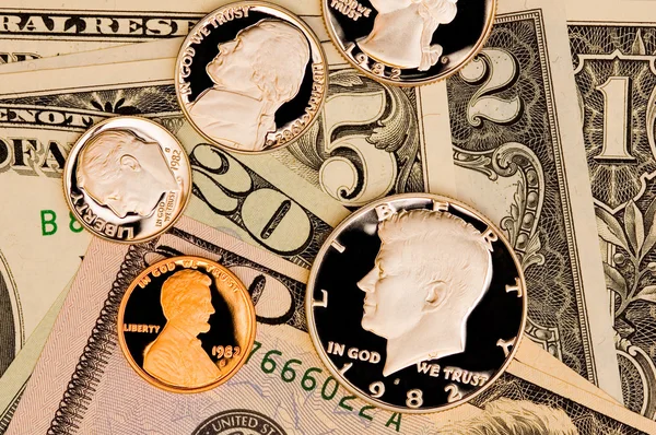 Совершенная нециркулирующая американская валюта — стоковое фото