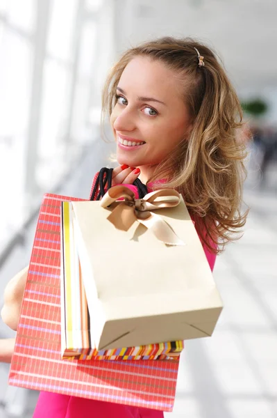 Vrouw winkelen — Stockfoto