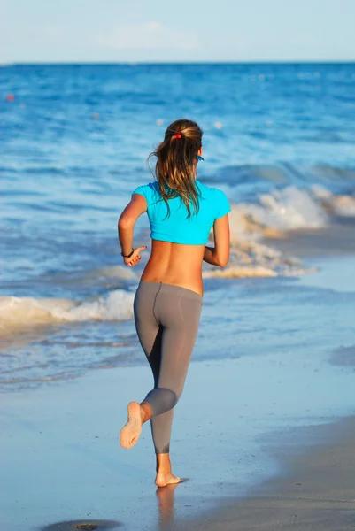 Correr en la playa —  Fotos de Stock