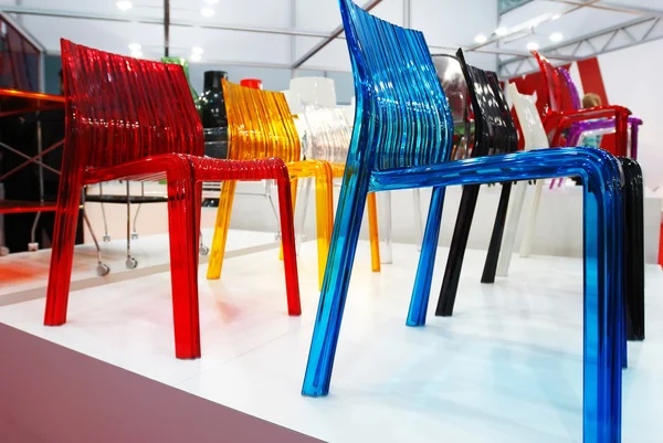Красочные стулья — стоковое фото