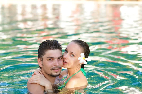 A medence pár — Stock Fotó