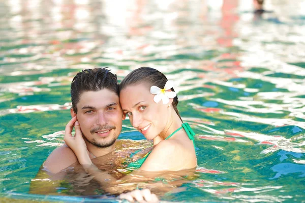 A medence pár — Stock Fotó