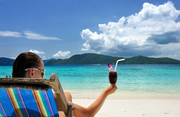 Girl with tropical cocktail — Stock Photo, Image