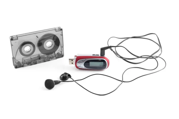 Audiocassette e mp3 player — Fotografia de Stock