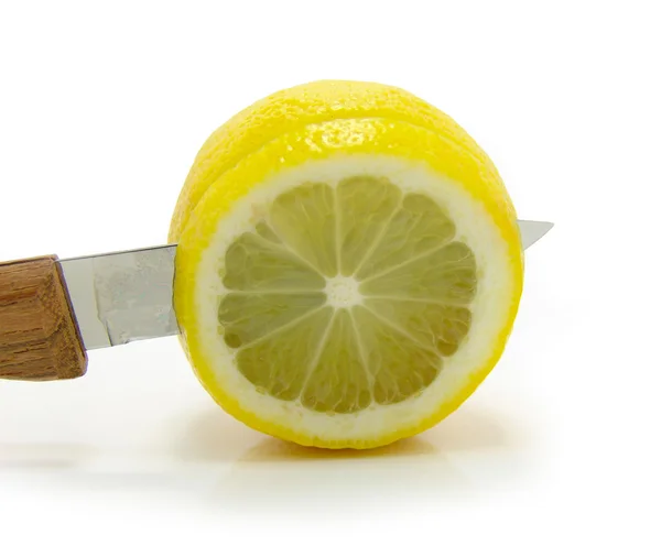 Citron et couteau — Photo