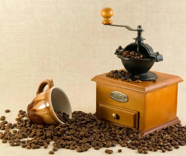 Kvarnen och kaffe — Stockfoto