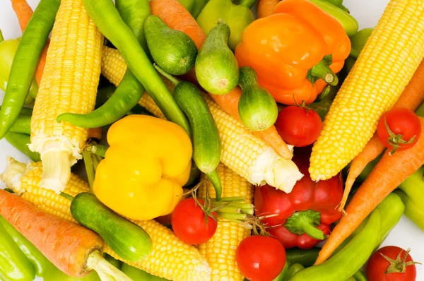 Διάφορα λαχανικά απομονωμένη στο λευκό — Φωτογραφία Αρχείου