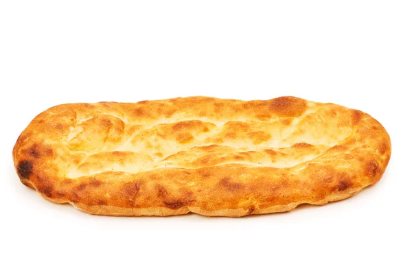 Geleneksel ekmek üzerinde beyaz izole — Stok fotoğraf