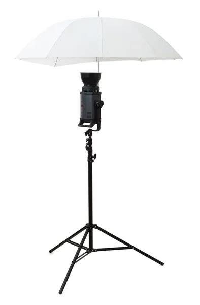 Estúdio guarda-chuva isolado no branco — Fotografia de Stock
