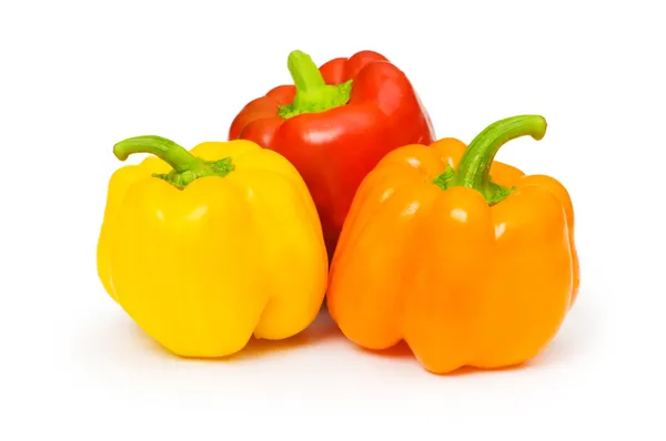Tre peperoni isolati sul bianco — Foto Stock