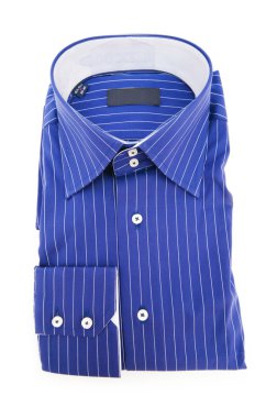 whit üzerinde izole mavi gömlek