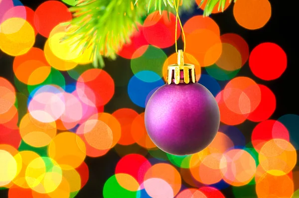 Świąteczne dekoracje i niewyraźne lights — Zdjęcie stockowe