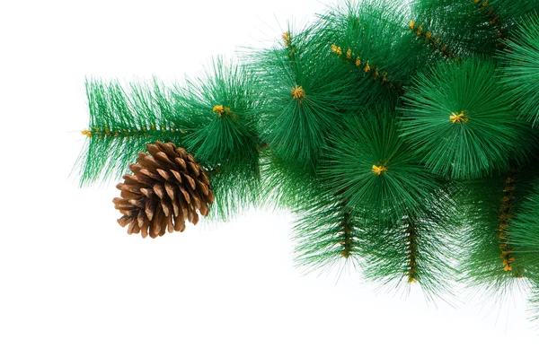 Weihnachtsbaum isoliert auf dem weißen — Stockfoto