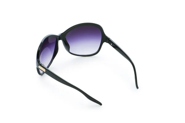 Стильные солнечные очки, изолированные на белом — стоковое фото